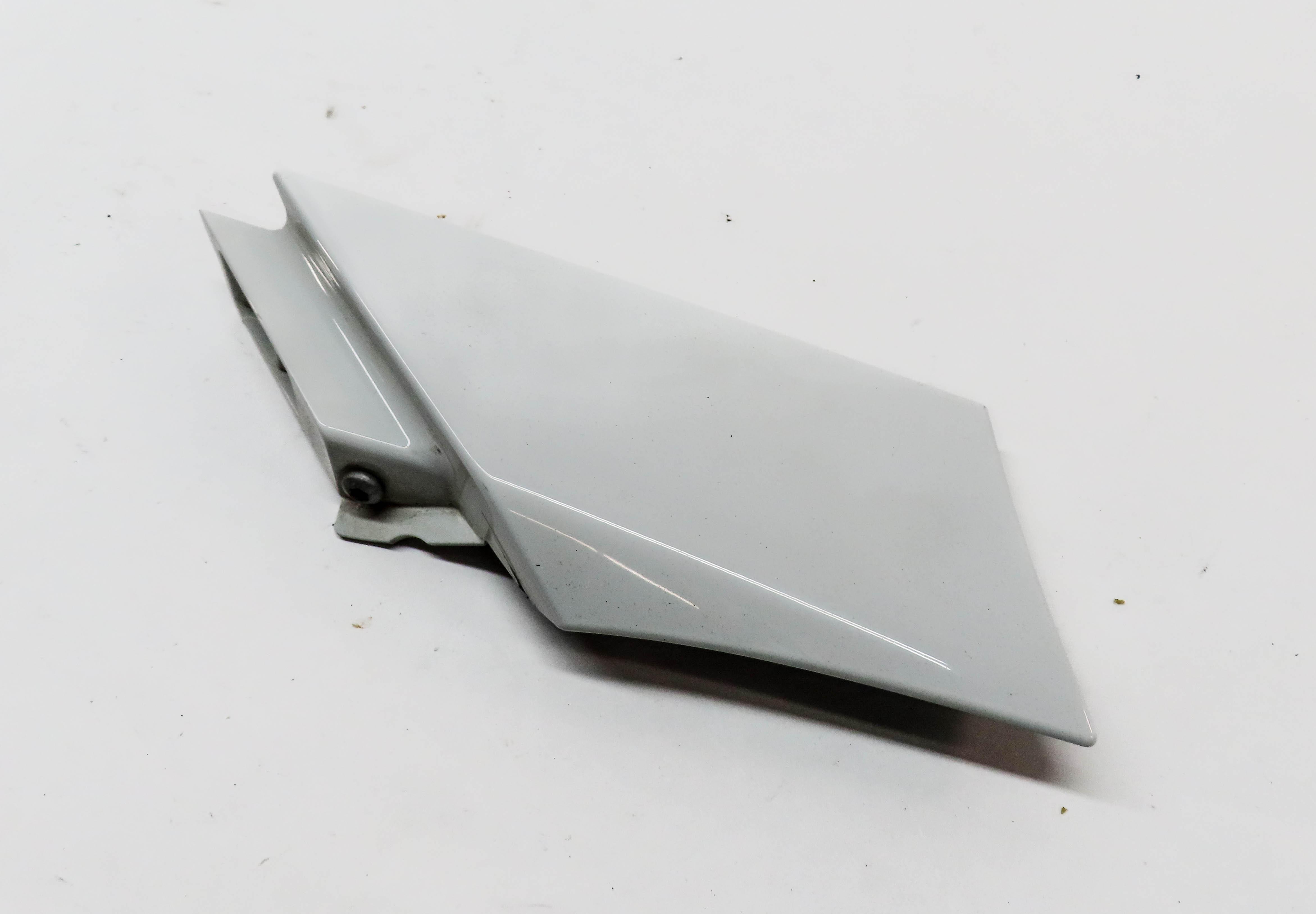 2016 LAND ROVER DISCOVERY SPORT L550 FRONT RIGHT FENDER PILLAR MOULDING TRIM CAP — exact item pictured
